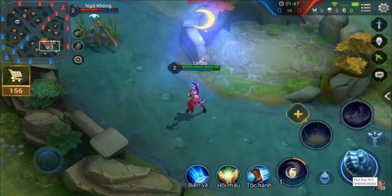 Lindis sử dụng chiêu 1 để soi sáng đường và phát hiện kẻ địch